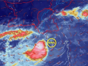 cyclone approaches Karachi