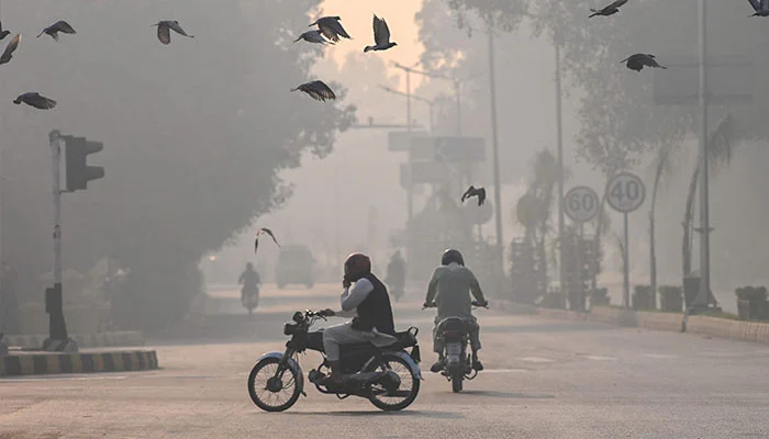 Smog intensifies in Lahore as AQI soars