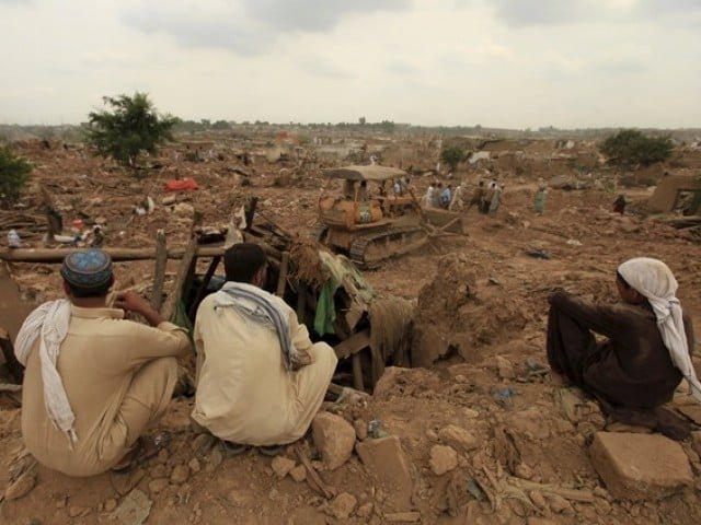 operation against Afghan Basti in Karachi turns violent