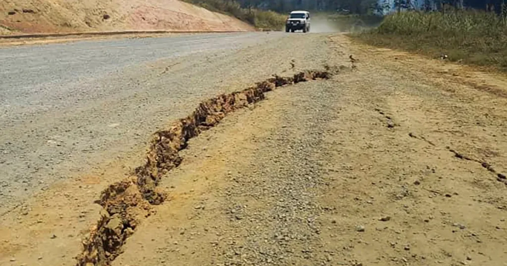6. magnitude jolts Papua New Guinea