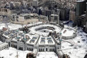 Top Tips for Staying Comfortable in Makkah Weather