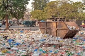 CDA starts issuing fines to curb littering in Islamabad