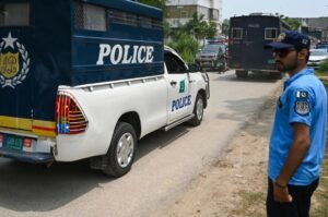 Islamabad drug peddlers clash with police during raid