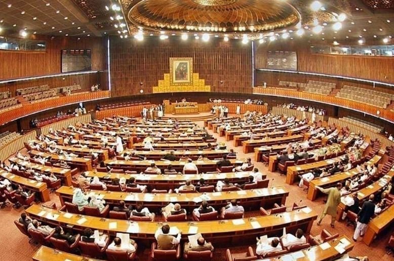 National Assembly: Nawaz Sharif Gets Warm Welcome
