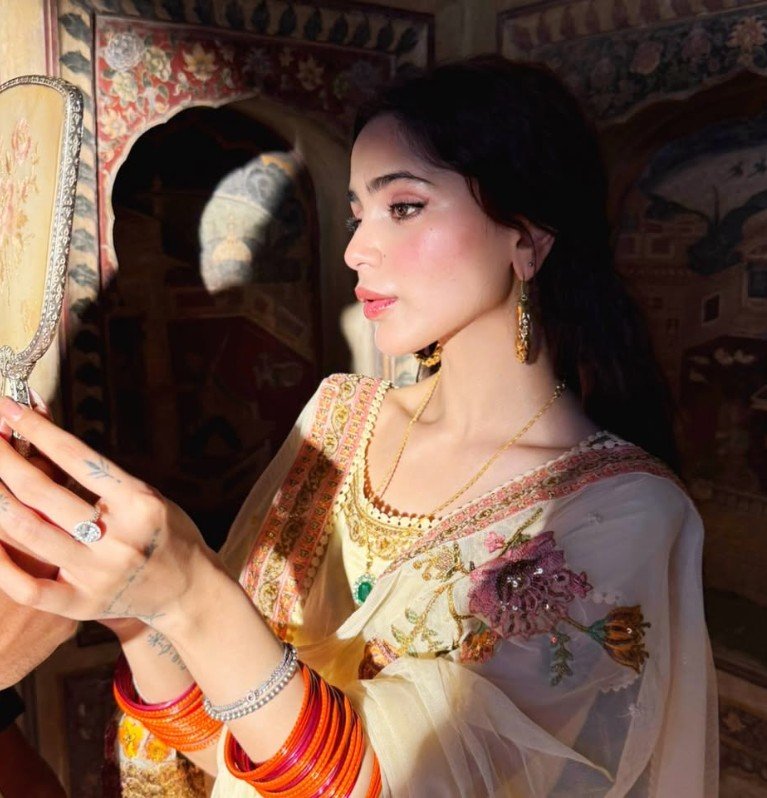 Aima Baig makes a return to Instagram