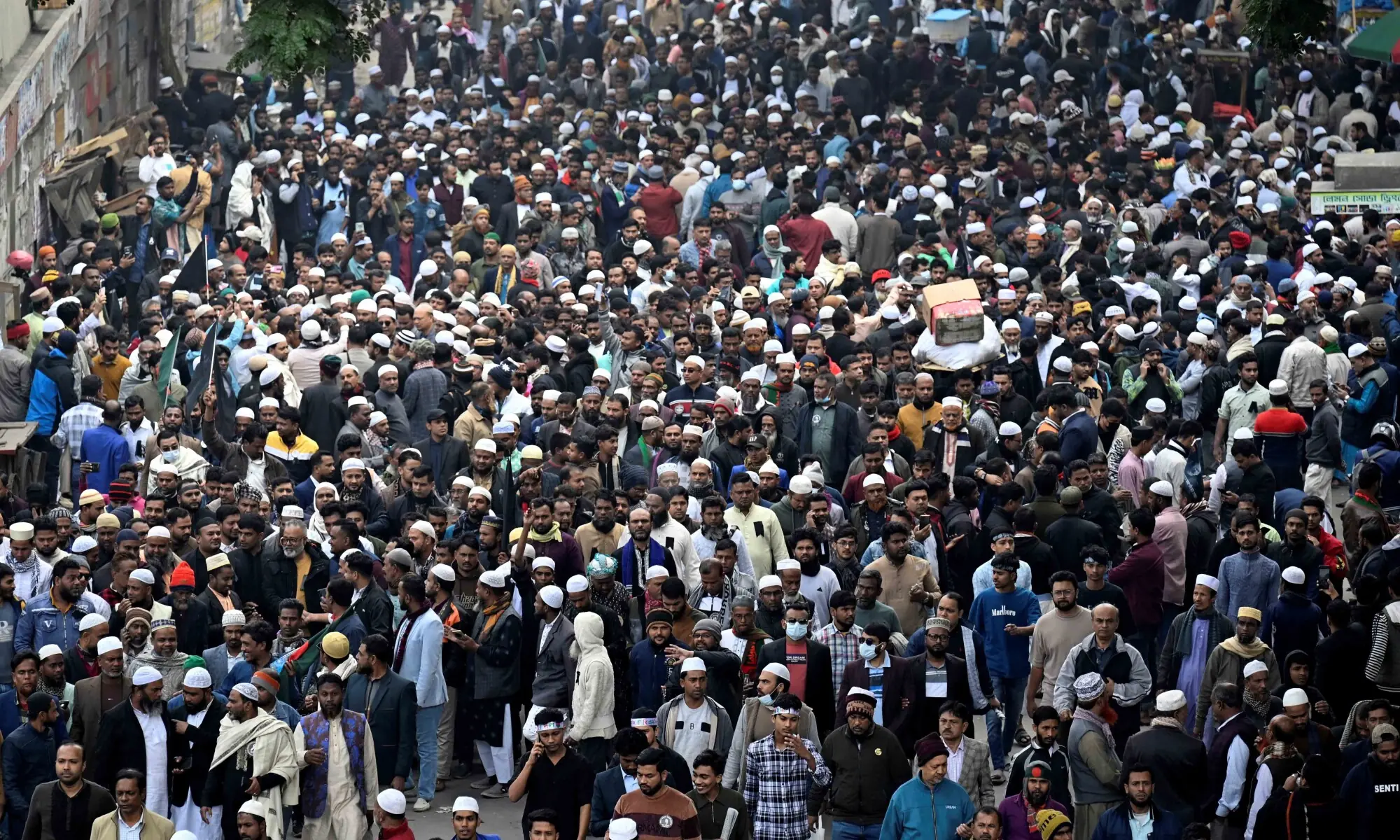 large number of people attend the funeral prayers of Khaleda zia