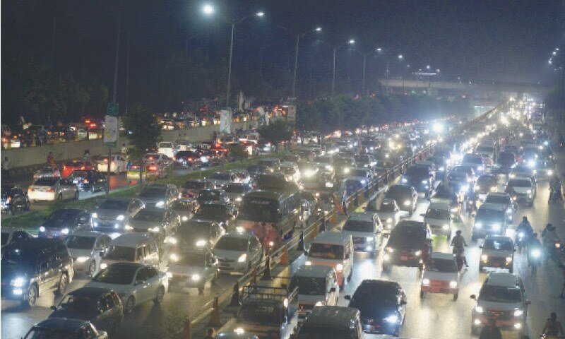 New Year traffic rush begins in Islamabad