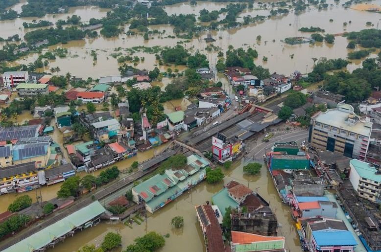Cyclone Ditwah: Pakistan Faces Obstacles Sending Aid to Cyclone-Hit Sri Lanka