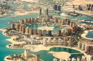 Qatar announces to extend visit visas