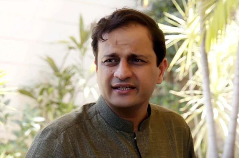 Karachi Mayor apologises to family of minor killed by open manhole