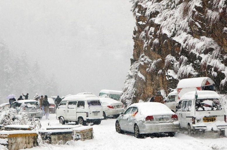 Murree expressway, Murree expressway closed , Murree snowfall, Murree, Murree weather,