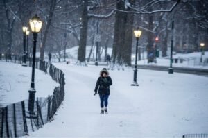 New York City receives its first snowfall of season