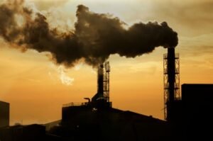 Lahore tops world’s most polluted cities as smog, fog persist