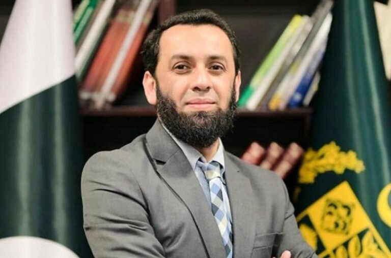 No more meetings of Uzma Khan with Imran Khan from today: Atta Tarar