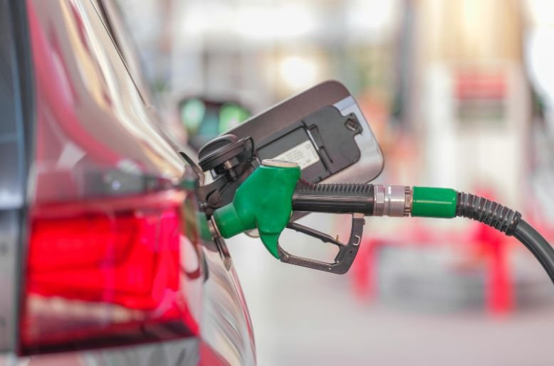 Petrol prices in Pakistan expected to drop