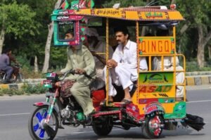 Rikshaws banned on 26 major highways in Karachi