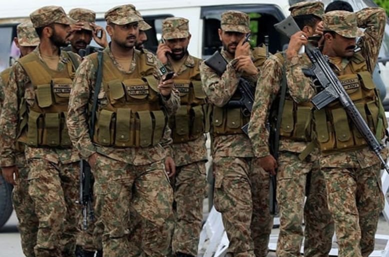 TTP militant Akif surrenders, four Khawarij killed