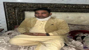 KP CM's guards manhandle journalist