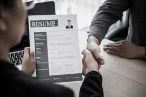 Government plans overseas jobs for 800,000 Pakistanis in 2026: Minister