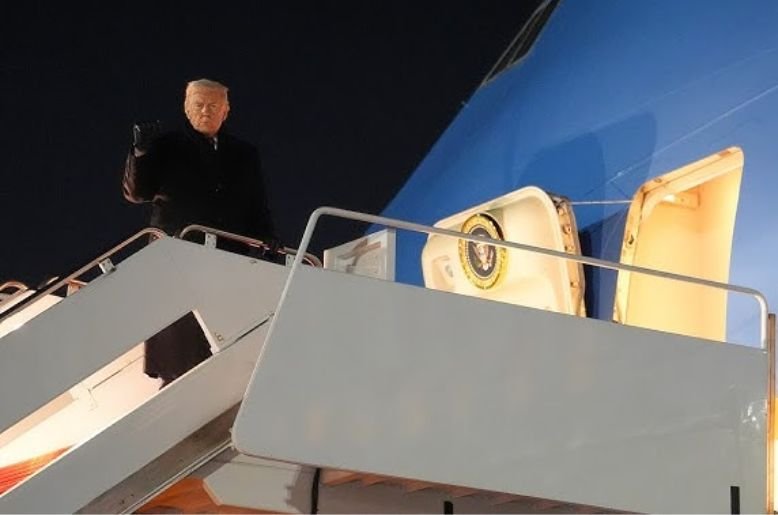 Donald Trump, Trump plane, Trump Air Force, Air forces One u-turn,