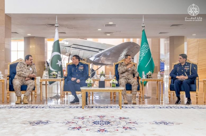 PAF chief meets Saudi military top brass