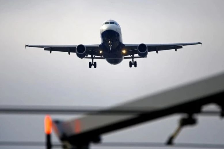 Airspace between Karachi Lahore closed off for few hours