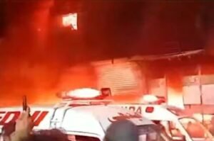 Karachi: Pakistan Rangers rescue efforts underway at Gul Plaza fire