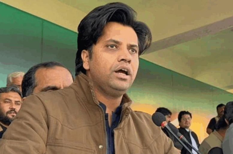 Shafi Jan clashes with KPK government in Tirah Valley relief operation