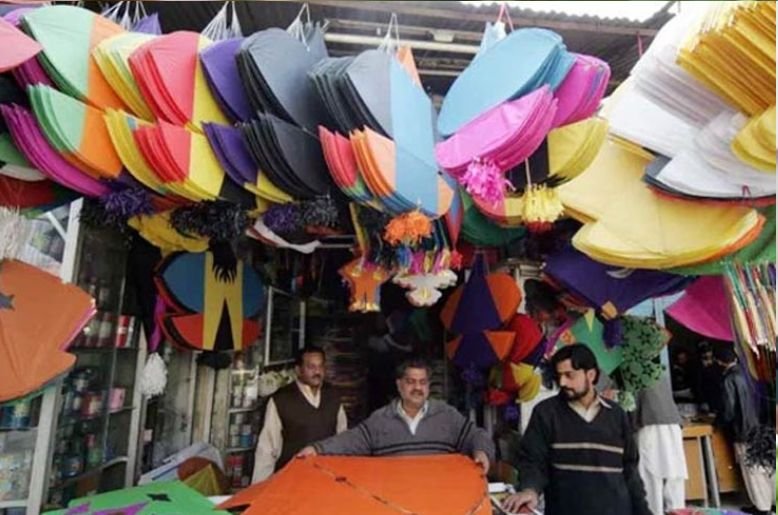 Lahore lifts ban on ordering kites, strings from other cities
