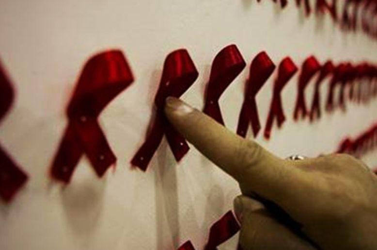 How many HIV patients reported in Sindh, Punjab?