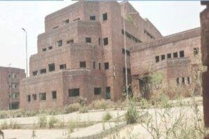 Why Pindi Mother and Child Hospital remain non-operational for years?