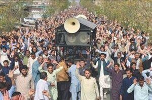 Kurram residents rally at Pak-Afghan border in solidarity with armed forces