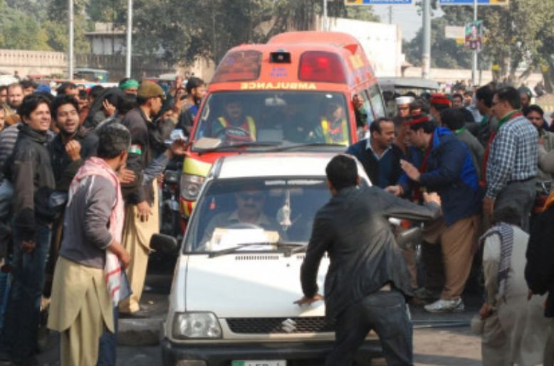 PTI protest woman Swabi , PTI protest , PTI , Swabi Interchange, Woman dies in ambulance , PTI Swabi,