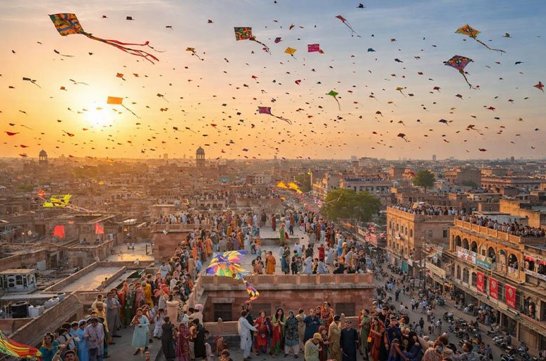Lahore rooftop rent for Basant