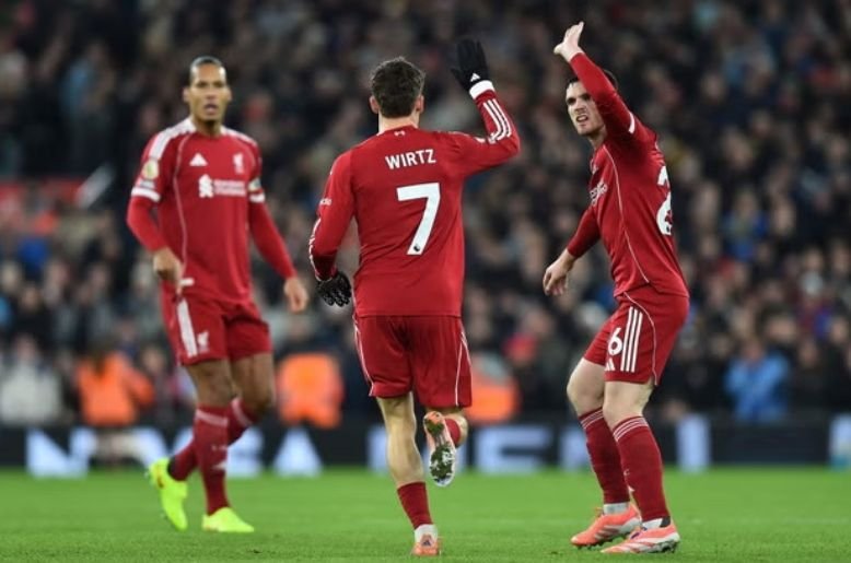 Liverpool ends Sunderland's unbeaten home run, Man City closes on Fulham