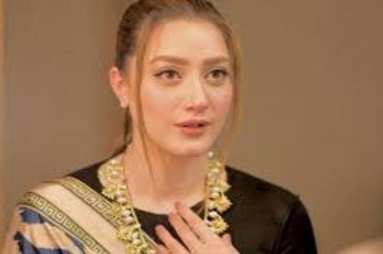 Maryam Nawaz Momina Iqbal