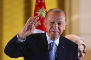 Erdoğan holds diplomatic talks with global leaders amid Middle East tension