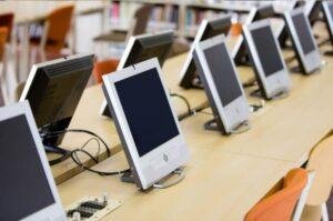 How many locations in Islamabad selected for new digital E-libraries?