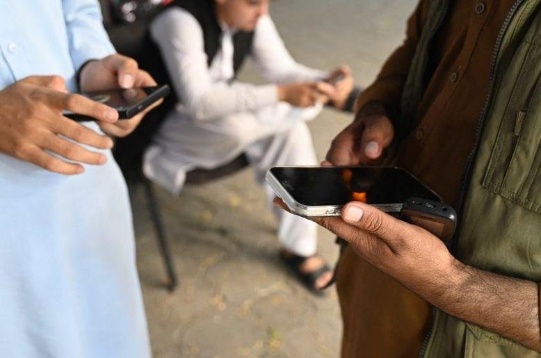 How did Afghanistan’s internet, social media resume overnight?