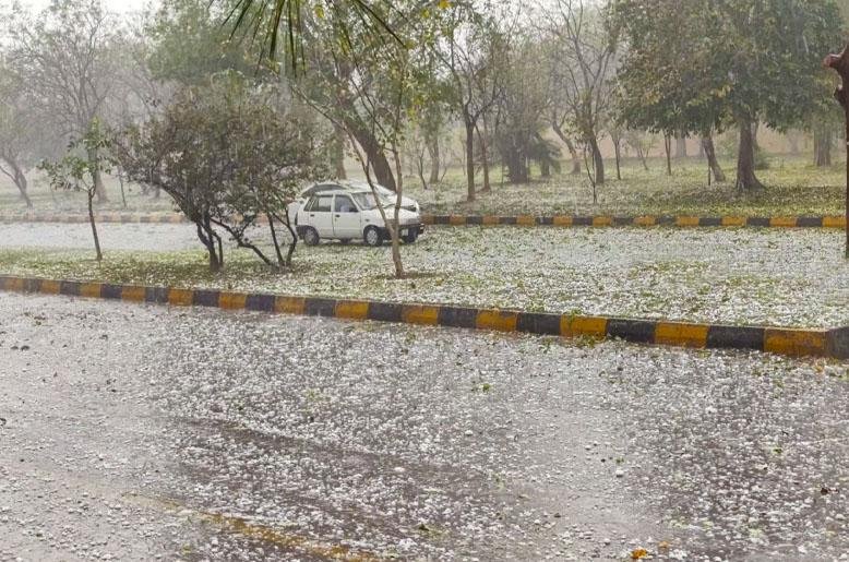 Hailstorm and rain in Islamabad