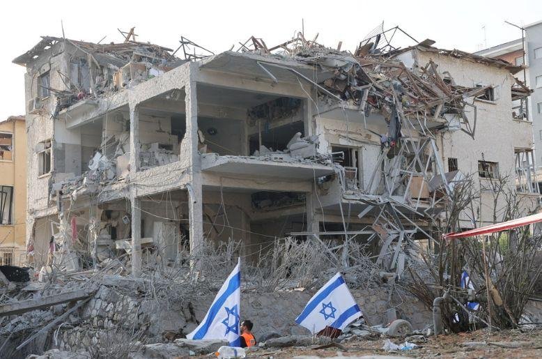 Iran attack Tel Aviv latest