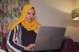 Karachi woman builds home maintenance business, a movement to empower women