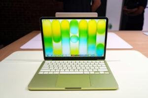 MacBook Neo performance