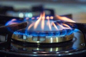 Senate panel warns of gas shortage in Pakistan after April 14