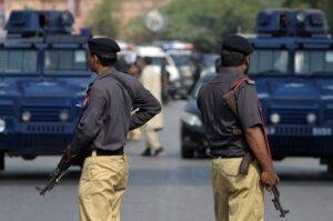 Karachi: Two criminals arrested in injured condition in police encounter in Liaquatabad area