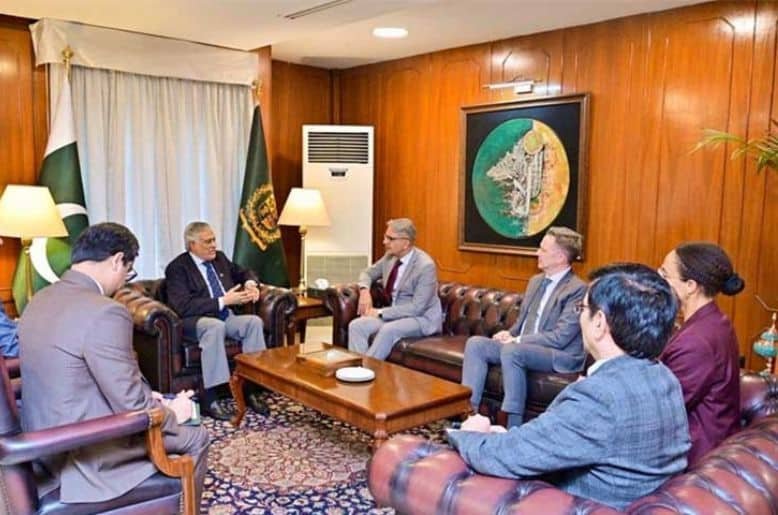 Deputy PM reaffirms commitment towards strengthening Pak-Canada relations