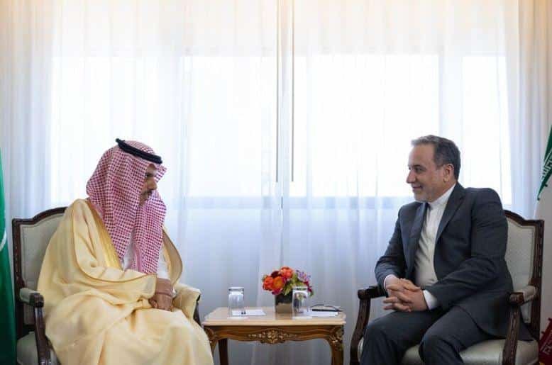 Iranian FM, Saudi FM hold talks to discuss regional developments