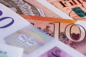 minimum wage increased in UK
