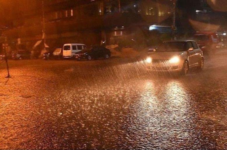 Rain in Karachi plays havoc 700 feeders tripped