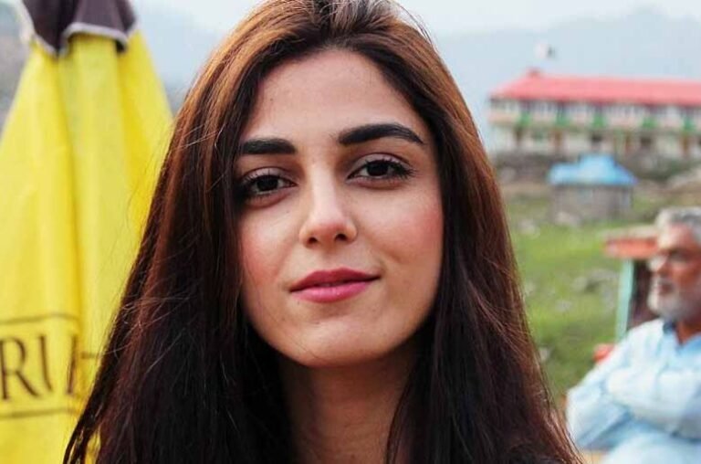 Maya Ali KHAN TUMHARA